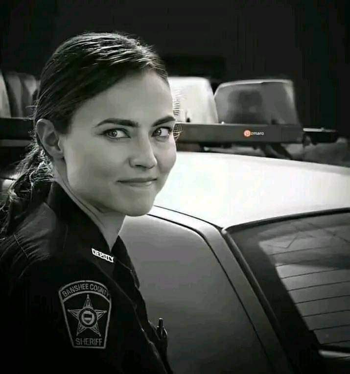 bslj_'s tweet photo. The  BANSHEE

الشخص الذي عرض عليك هذا المسلسل حاول لا تخسره عظيييييم ..😍❤️‍🔥❤️‍🔥 https://t.co/BE9baiRFnP