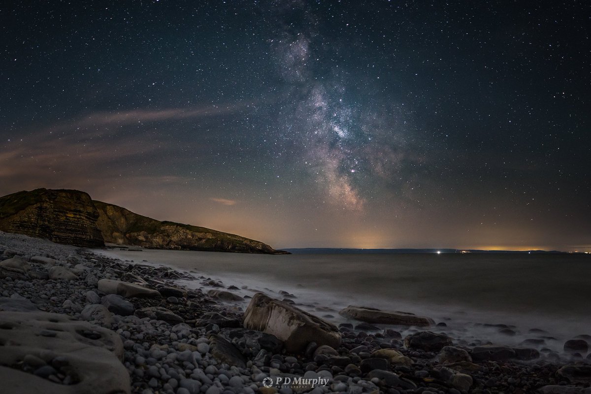 The beach at Southerndown looking beautiful at night! 
@Benro_UK <a href="/UKNikon/">Nikon UK & Ireland</a> <a href="/tamracphoto/">Tamrac</a> <a href="/visitwales/">Visit Wales 🏴󠁧󠁢󠁷󠁬󠁳󠁿</a> <a href="/VOGCouncil/">Vale Council 🏴󠁧󠁢󠁷󠁬󠁳󠁿🇺🇦</a> <a href="/visitthevale/">Visit the Vale</a> <a href="/ItsYourWales/">It's Your Wales</a> <a href="/skyatnightmag/">BBC Sky at Night Magazine</a> <a href="/DerekTheWeather/">Derek Brockway - weatherman</a>