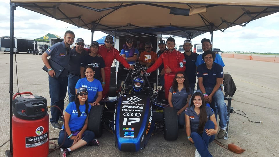 Crocoloops's tweet image. '17 FSAE #17 Concept Art - Instituto Tecnológico de Chihuahua

Old school project where I specialized in Miscellaneous (brakes, aero and ergonomics) as well as the aesthetic aspect of the vehicle.