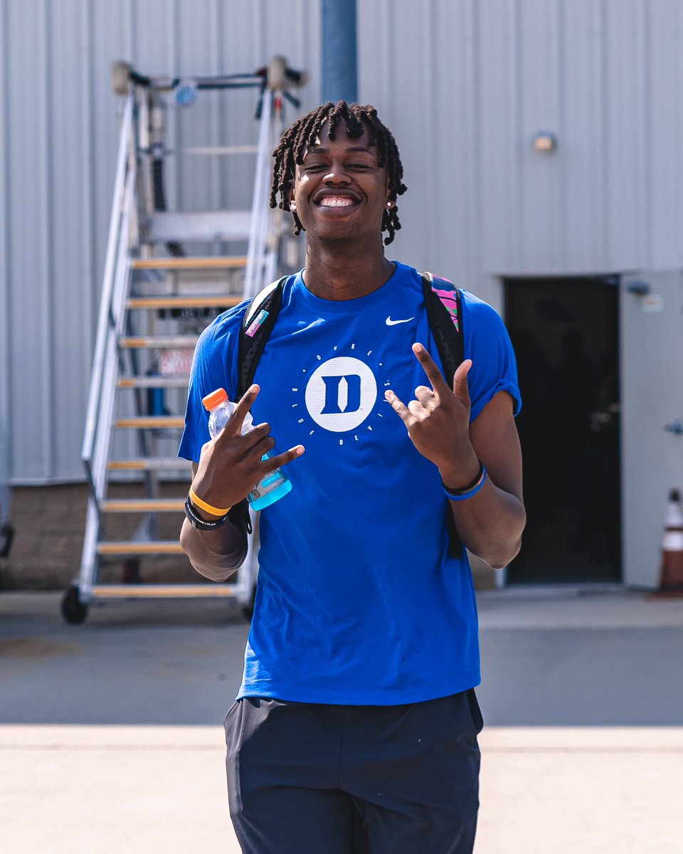 DukeMBB's tweet photo. Wheels up to CHI! ✈️💨 https://t.co/tfLKvAbByq