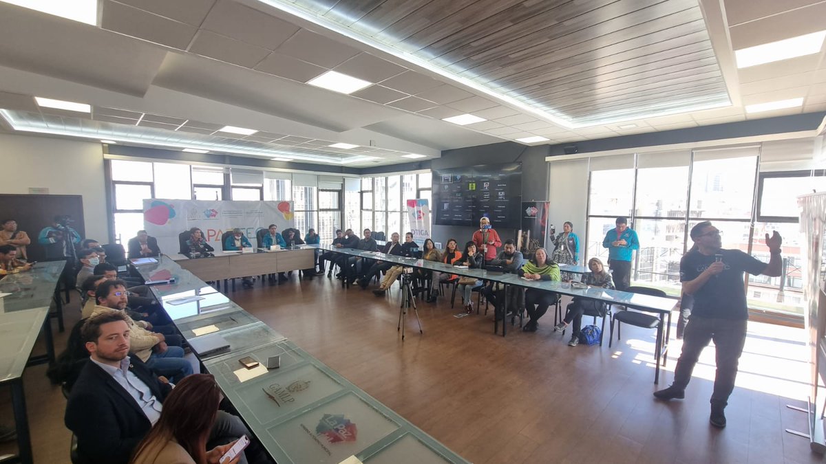 #LaPazEnMovimiento I Con presencia del alcalde #IvánArias, este jueves se realizó el lanzamiento de la Agenda Municipal Tecnológica #LaPazTec, donde se dio a conocer los avances de este programa 2022 - 2023.
#PorElBienComún
