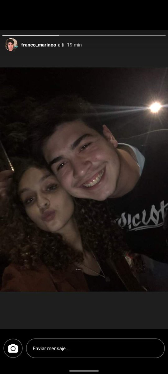 a dónde voy, te veo
en las canciones, te escucho
en mis sueños, te siento
todo el tiempo, te extraño