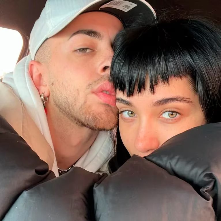 fedeebongiorno's tweet photo. 💍 María Becerra anunció su compromiso con J Rei:

“Es el amor de mi vida, el amor sano que tanto esperé, mi compañero” https://t.co/wIesRfCcyc