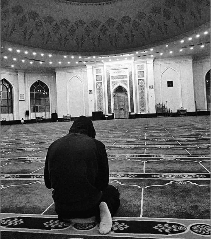 قال رسول الله 
ﷺ أولى الناس بي يوم القيامة ،اكثرهم علي صلاة...