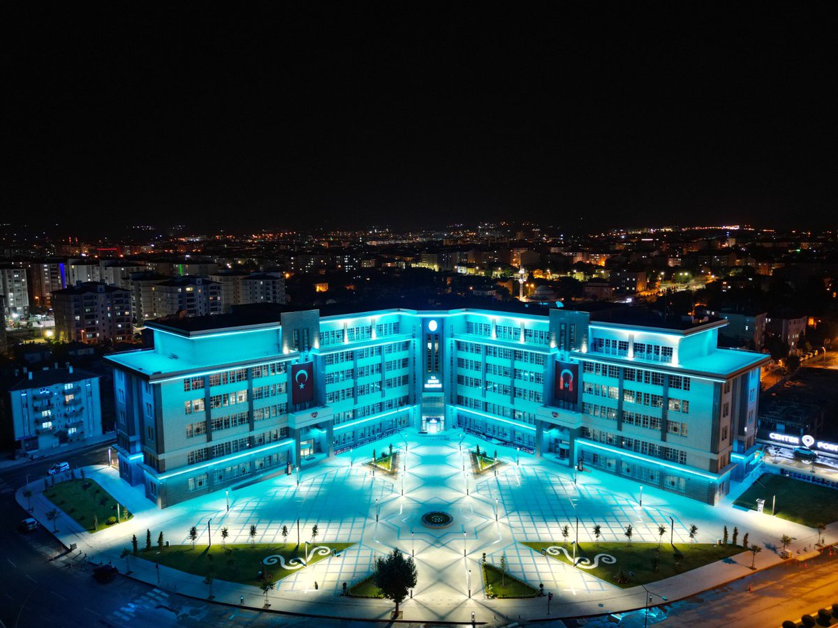 HibrahimASGIN's tweet photo. Mavinin Güzelliği 🧿

#ÇorumİçinAşkla #hayırlıgeceler 

📍Yeni Belediye Hizmet Binası https://t.co/X9vyt4LZ48