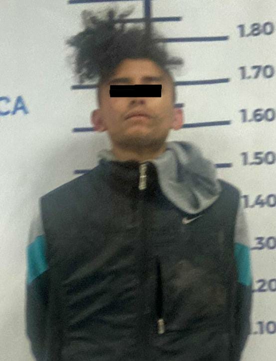 estado21_'s tweet image. #Policiaca 🚔🚨 || La #SSPPC de San Andrés #Cholula aseguró a dos integrantes de la banda delictiva denominada “Los Mochos”, dedicados al robo a negocio. Les aseguraron un arma de fuego, cigarros y bebidas alcohólicas.