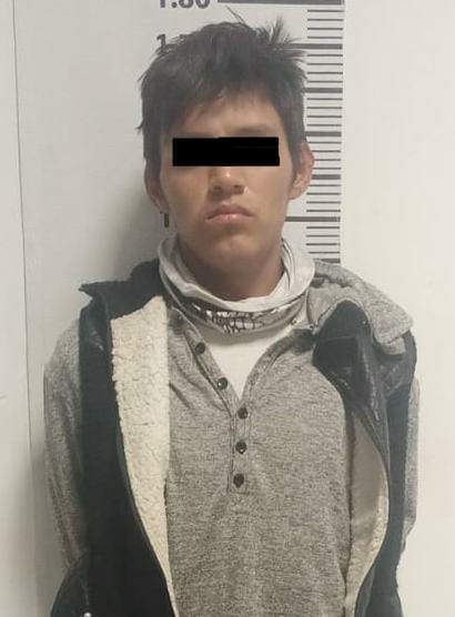 estado21_'s tweet image. #Policiaca 🚔🚨 || La #SSPPC de San Andrés #Cholula aseguró a dos integrantes de la banda delictiva denominada “Los Mochos”, dedicados al robo a negocio. Les aseguraron un arma de fuego, cigarros y bebidas alcohólicas.