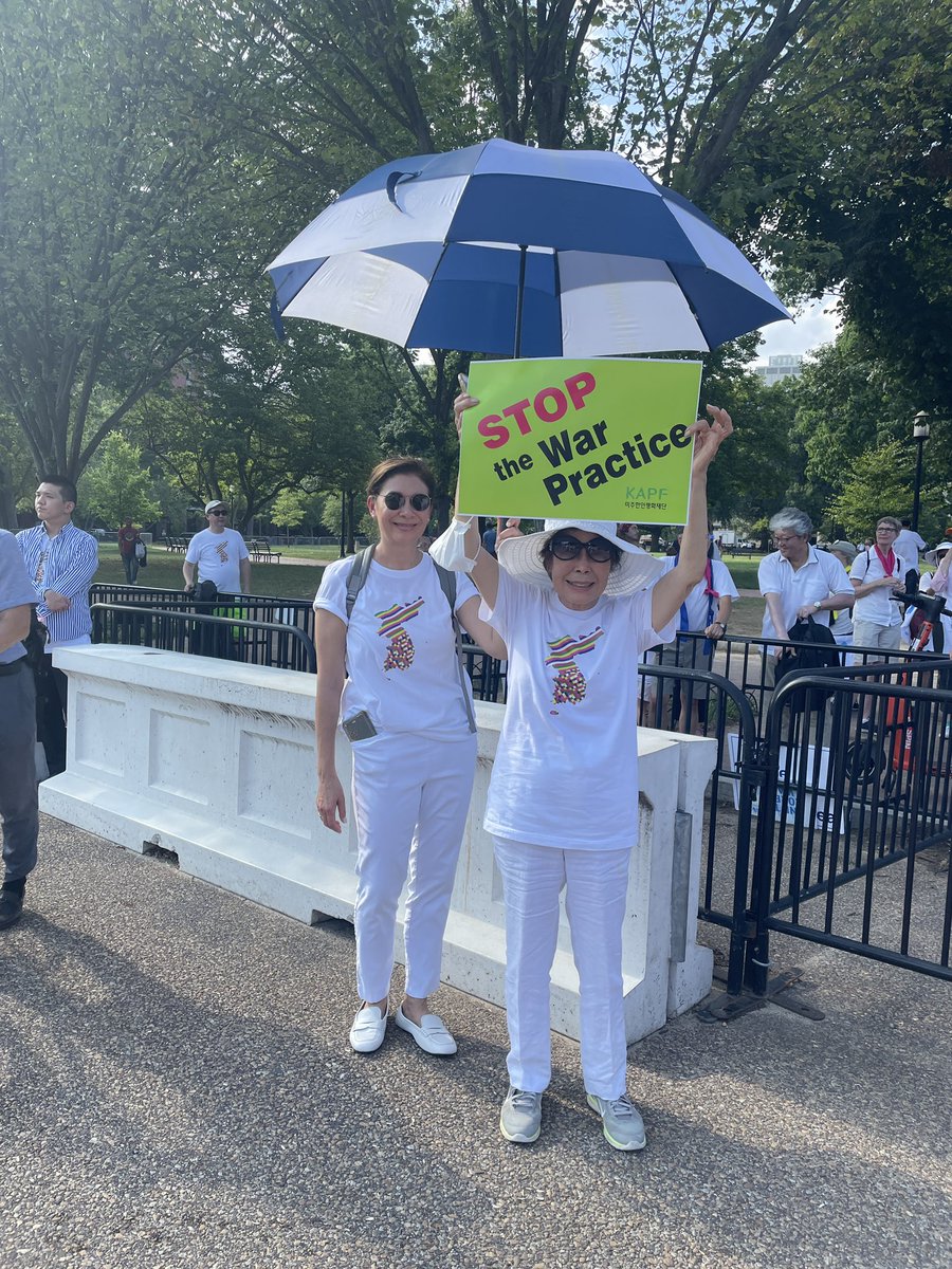 Join our rally at the White House now! #KoreaPeaceAction