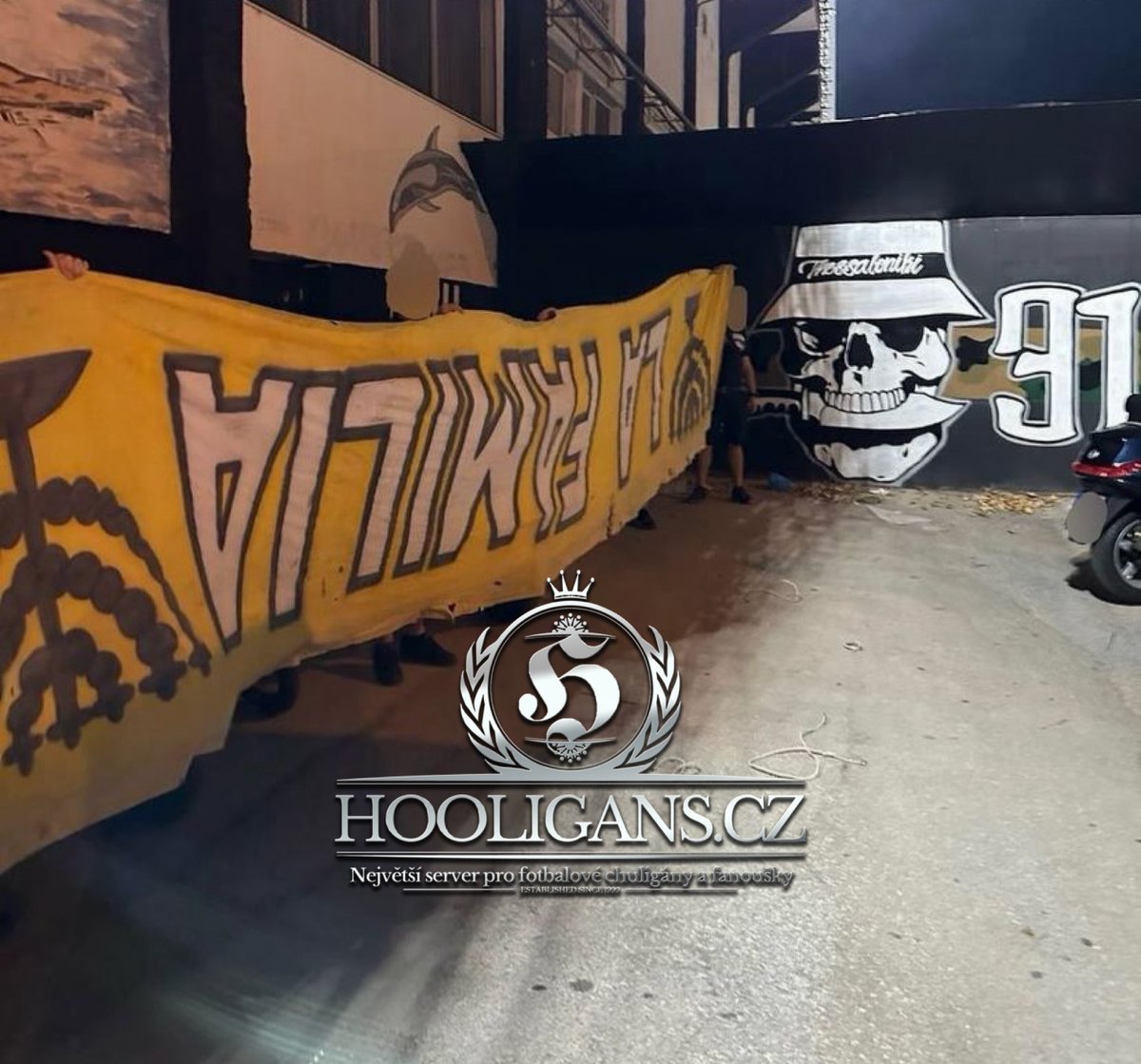 hooliganscz1999's tweet photo. 27.07.2023, PAOK🇬🇷 with La-Familia (Beitar Jerusalem🇮🇱) flag

Info PAOK:
26.07.2023 Some kids from Israel who hide in their rooms until there are 200 people take 10-minute walks around their hotel with a police escort 

27.07.2023 The strongest group of men in short pants from Israel, La familia, upload a photo of their clothes with axes, knives, cleavers and hammers. 

27.07.2023 Upon their arrival at the stadium, the group of men who were advertising axes and knives lost their banner without getting fight. They cry and talk about suing the cops. Therefore, we return it to you with a reservation for the future, pussies

Fuck the yellows
Fuck the bastards
https://t.co/JajX9wvDP3