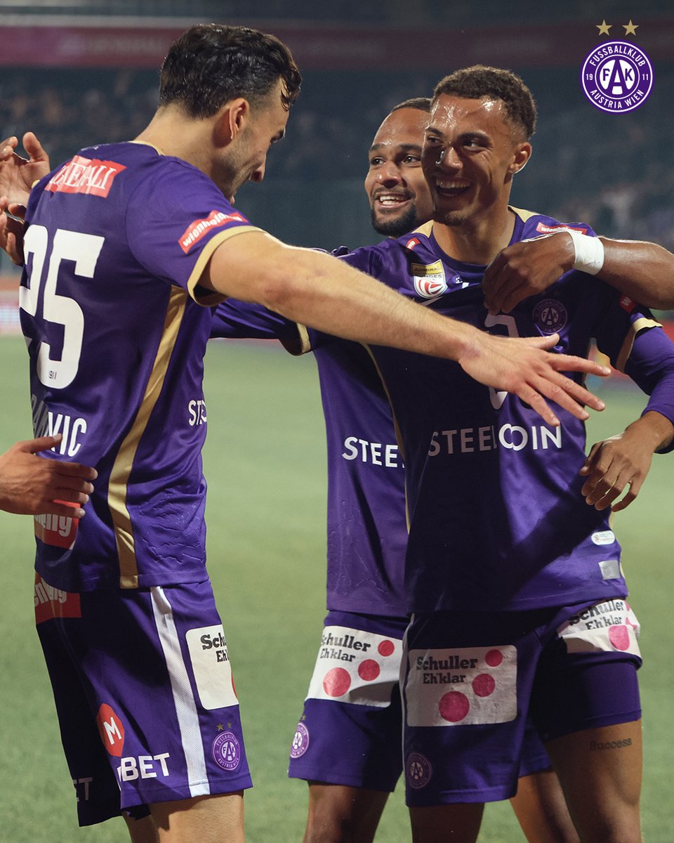FKAustriaWien's tweet photo. So verdient. So wichtig. 🥹😍
#UECL #faklive #FAKFKB https://t.co/WJvp9wLYHt