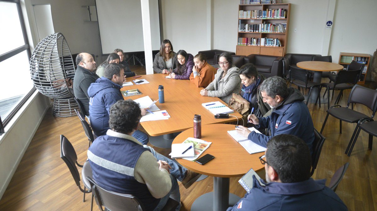 MinagriAysen's tweet photo. Nos reunimos con la cooperativa de recolectoras “Doña Cornelia “ en Puerto Aysén. Participan   Seremi @AlanEspinozaO , director (s) @IndapAysen y gerente @INFOR_Patagonia , profesionales del @MinagriCL y jefa de la división de fomento e industrias del @goreaysen_ https://t.co/k5dtXwUOY3