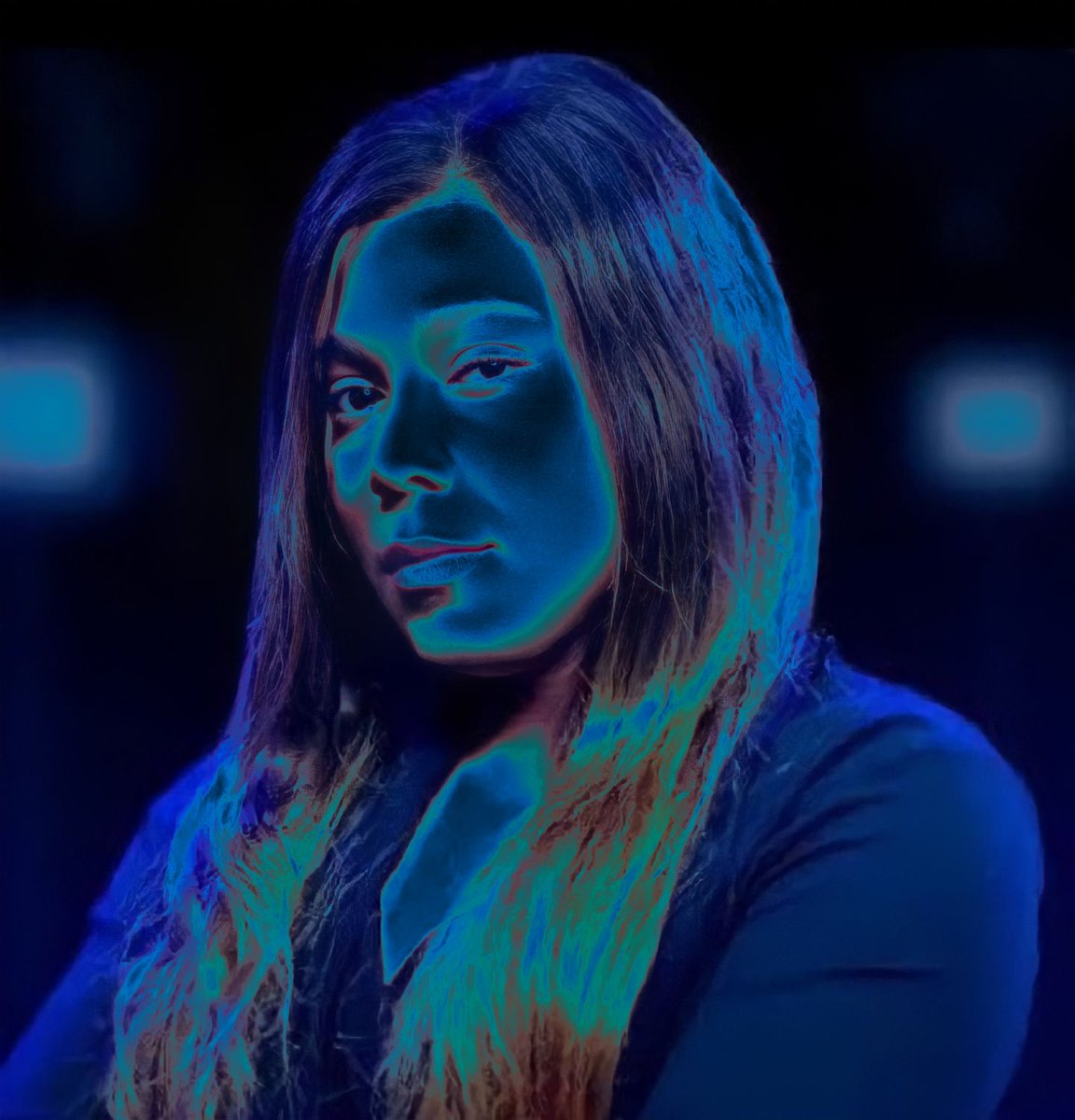 - Uma artista?
- Melanie Martinez
- Uma artista ruim