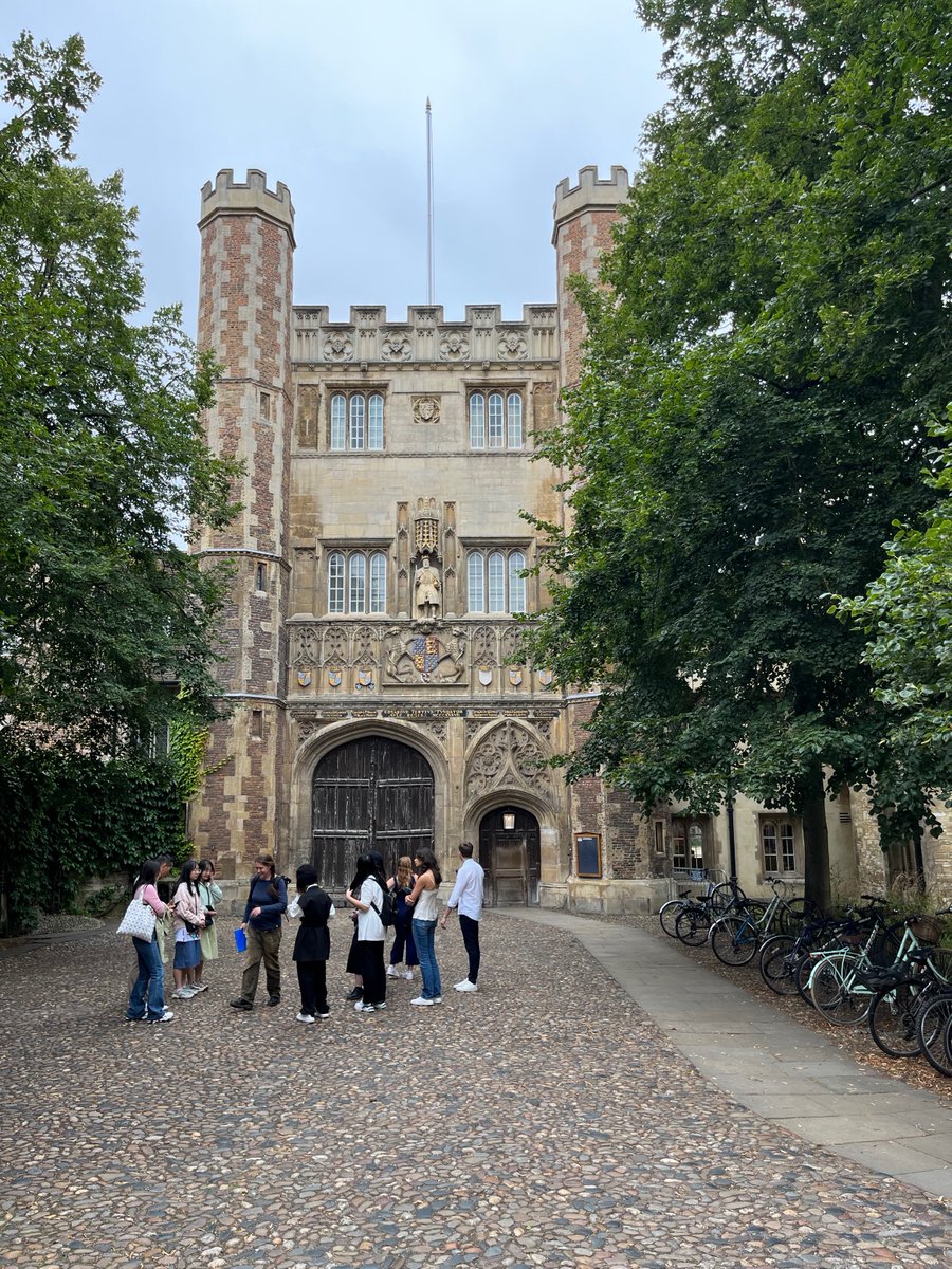 KMothPoulsen's tweet photo. Thanks to @LabEvans and Akshay Rao @Cambridge_Uni, @cu_mat and @DeptofPhysics for being great hosts! @JesusCollegeCam
great discussions on #ttauc #most and #conicalintersections https://t.co/e4oGe0dFdA