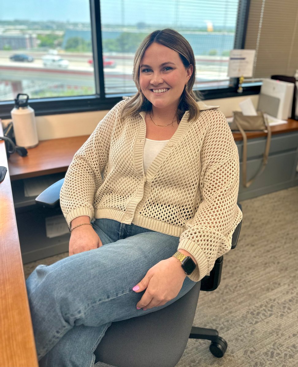 andersonmktg's tweet photo. Allow us to introduce our newest Andersonian, Lauren McMillan! Not only does she share our passion for food and golf, but she's also a lover of pottery and classic TV shows. We are thrilled to have Lauren join our creative team as our new Art Director! https://t.co/LxzNybgyZ3