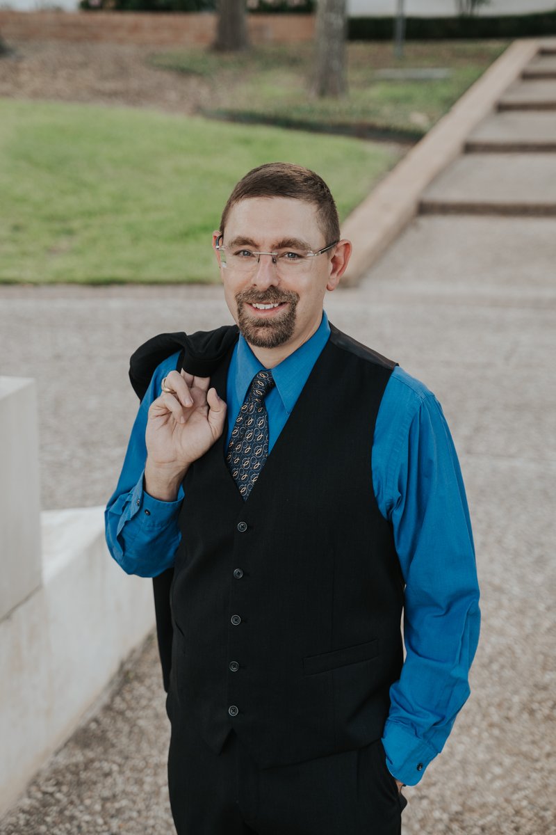 SHSUWesley's tweet photo. Join us this Sunday (7/30/23) 4 to 6p for the Going-Away Reception for the Obergs! Come write on Greg's picture frame, enjoy cake and lemonade, and help the Obergs enjoy their final moments at SHSU! Tomorrow, we announce our new campus minister! https://t.co/FYg57Ep9P6