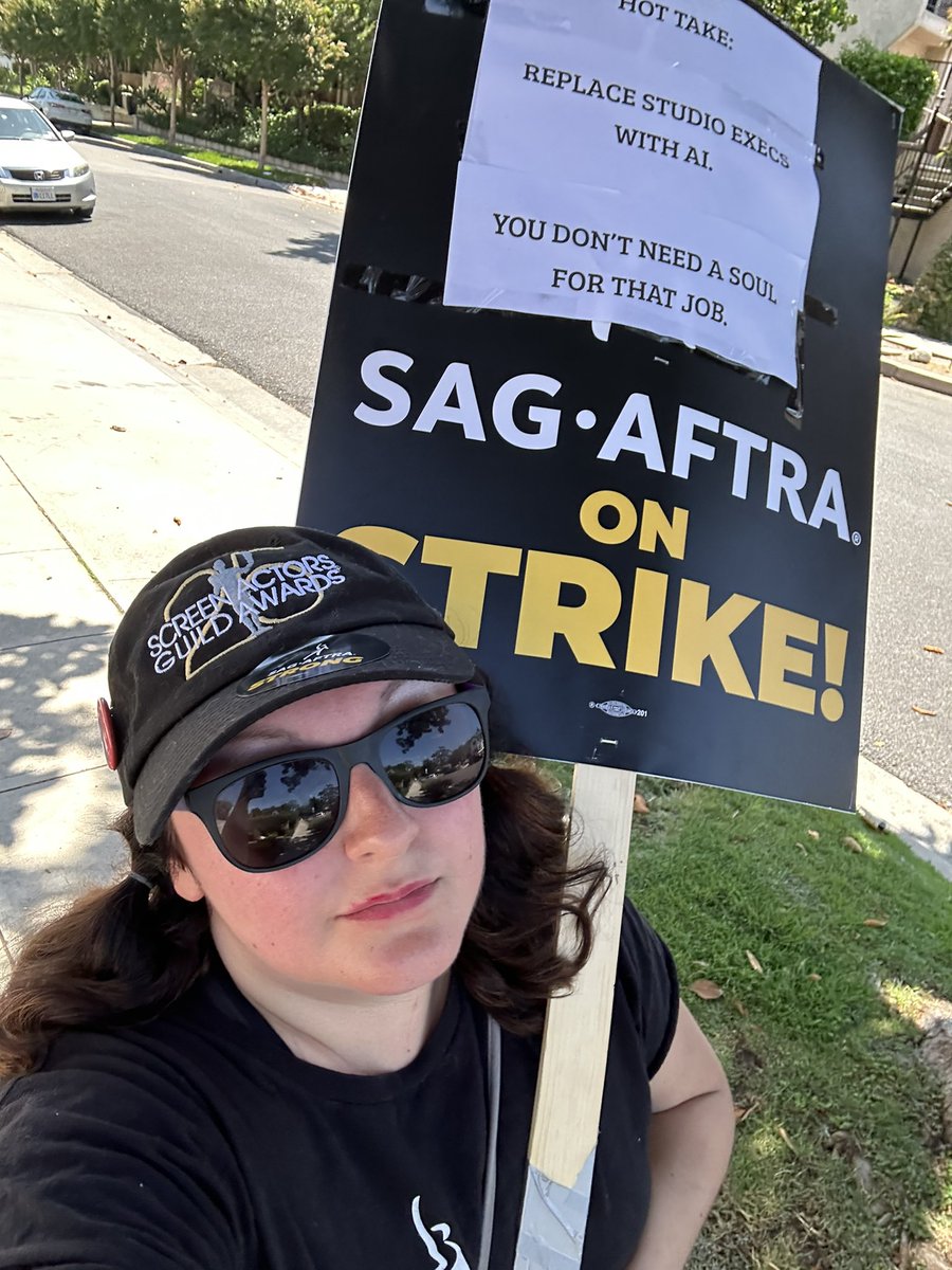 Danielle tweet media