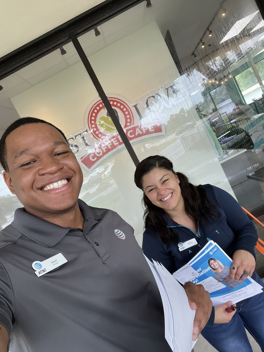 DavidWhiteGlobe's tweet photo. Letting everyone know where the best service is at! #att #business #prospecting #lifeatatt
@anthonydomonick @NicoleKHinojosa @One_FLA @ATT @shawni777 https://t.co/ZfPoyA4LI6