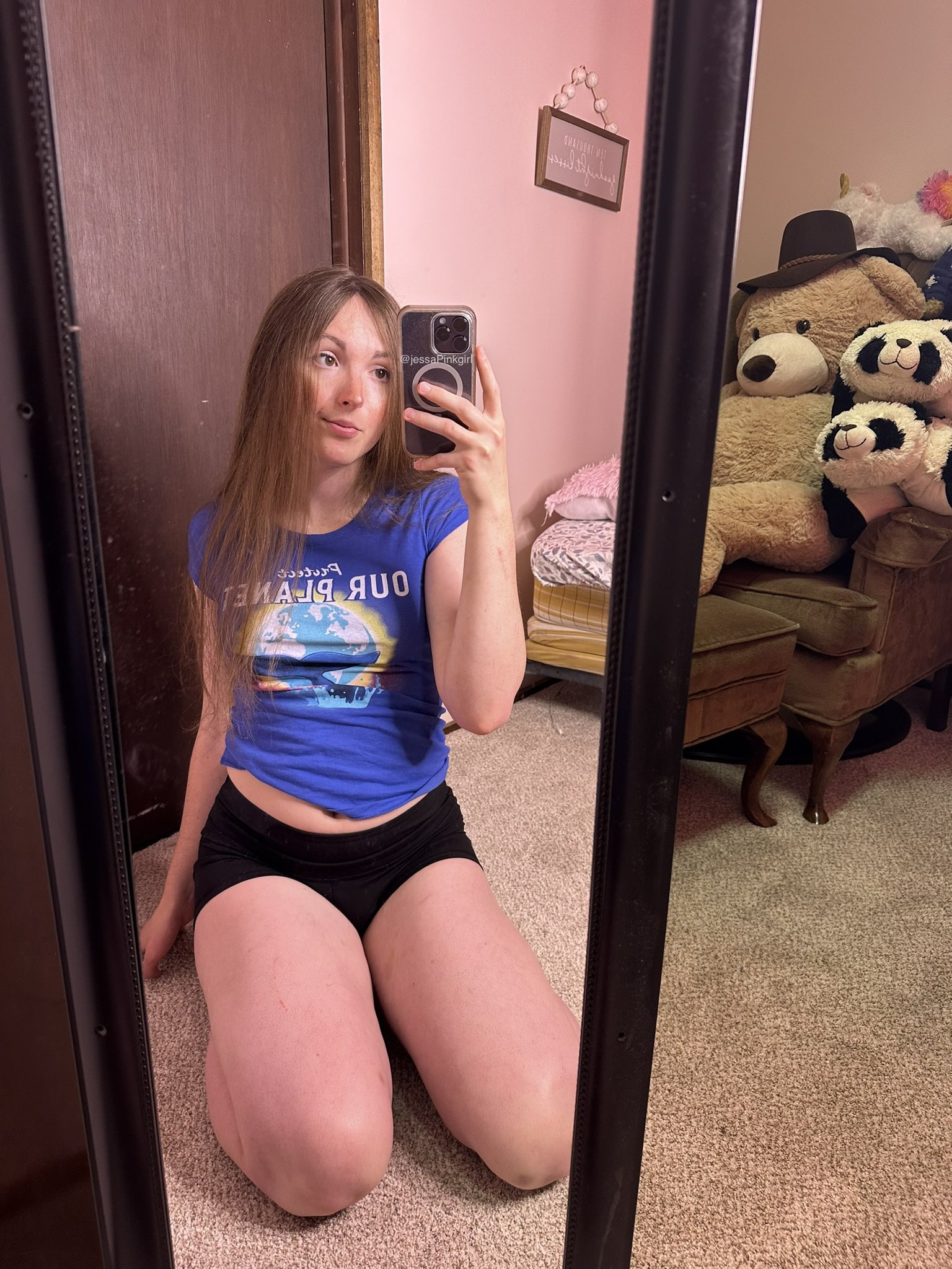 please give me anime recommendations 📝 https://t.co/R0ZpoQfu0y