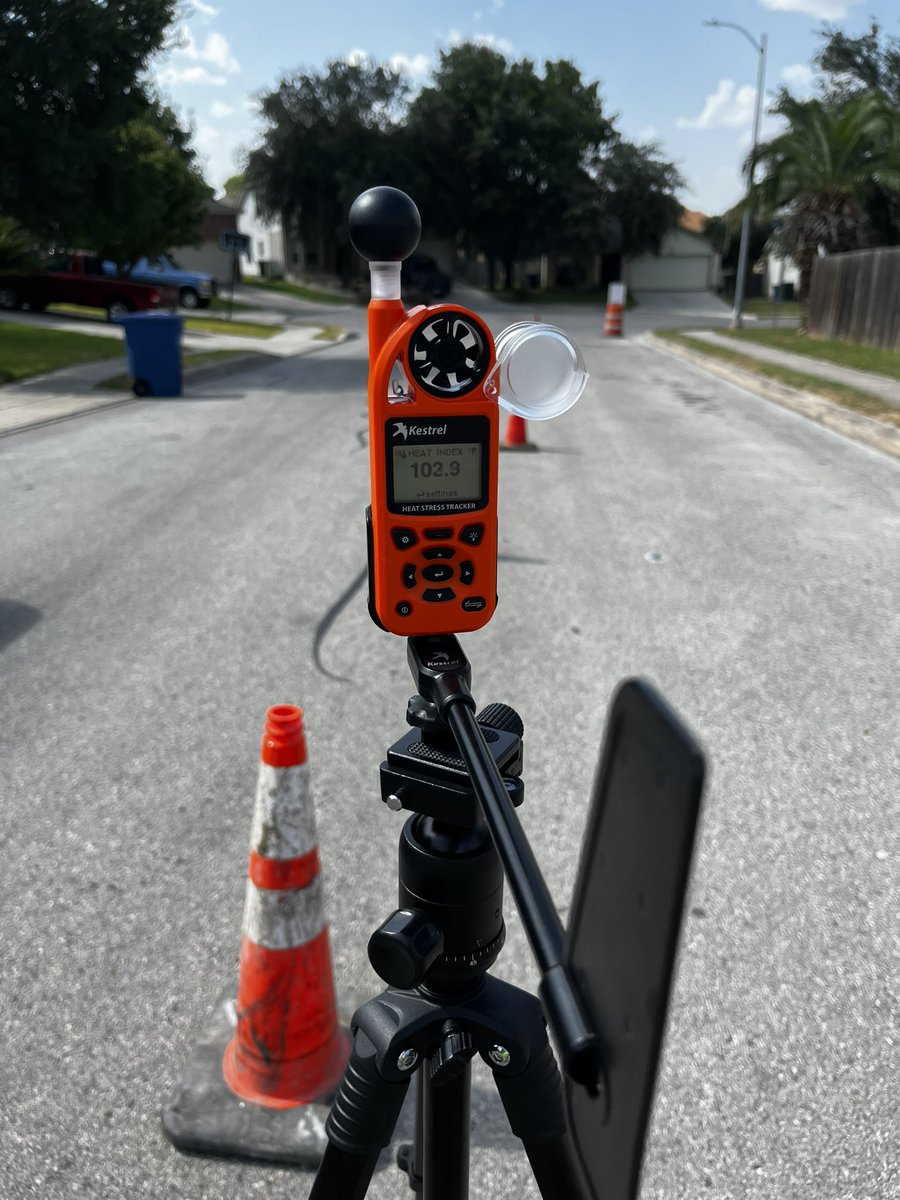 elopez8a's tweet photo. Two very different #ExtremeHeat realities in #SanAntonioTX, same time, only one day apart, but the lower-income and less green invested area shows 10F degrees more in air temperature than the greener area. 

SW 21st                                Mountain Star https://t.co/qnCzJBPWli