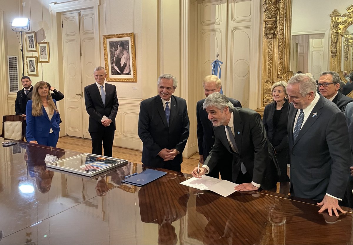Thrilled to announce Argentina has become the newest signatory of the #ArtemisAccords to commit to the safe, transparent exploration of space! Together, we'll expand humanity's horizons and create a better future for all.