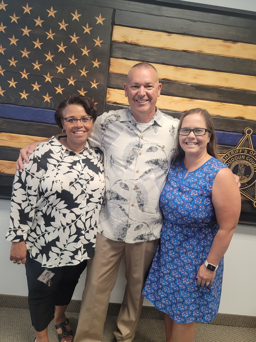 Shena Ivory-Brown (@edleadersib) on Twitter photo Congratulations to Officer Epple on his retirement! We appreciate your service to LCPS and all the opportunities you made available for the school community of <a href="/StoneHillMiddle/">Stone Hill Middle</a>. All the best, Sir. <a href="/LCSO3329/">Steven Epple</a>. <a href="/LoudounSheriff/">Loudoun County Sheriff's Office</a> <a href="/kanneclark/">Kathryn Clark</a> <a href="/rdawson2213/">Renée M. Dawson</a> Congratulations to Officer Epple on his retirement! We appreciate your service to LCPS and all the opportunities you made available for the school community of <a href="/StoneHillMiddle/">Stone Hill Middle</a>. All the best, Sir. <a href="/LCSO3329/">Steven Epple</a>. <a href="/LoudounSheriff/">Loudoun County Sheriff's Office</a> <a href="/kanneclark/">Kathryn Clark</a> <a href="/rdawson2213/">Renée M. Dawson</a>