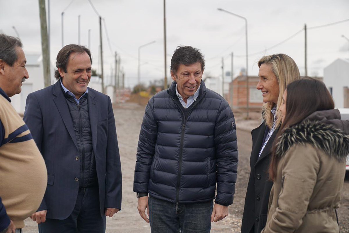 gustavoposse's tweet photo. Visitamos junto a @intmrappallini Maipú, en la provincia de Buenos Aires. Con fondos enteramente municipales están construyendo más de 60 viviendas para los más necesitados, además de un nuevo geriátrico zonal para cuidar la salud de los adultos mayores.

Felicitaciones a todo el equipo de gestión. Es un orgullo ver el trabajo y la gestión en pos del bienestar de la comunidad.