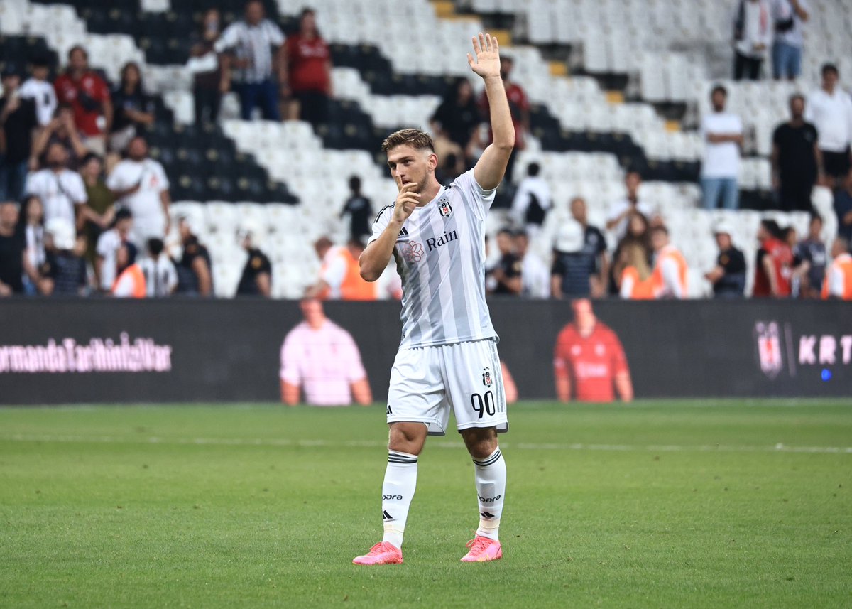 Ne geceydi ama <a href="/Besiktas/">Beşiktaş JK</a> 🦅