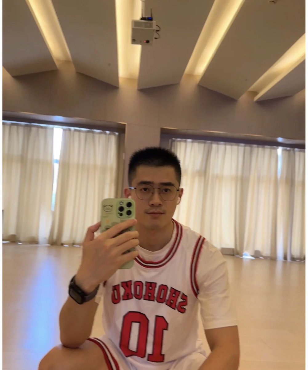gunaert's tweet photo. 南昌有乖🐶吗 https://t.co/tGUlnSmo4s