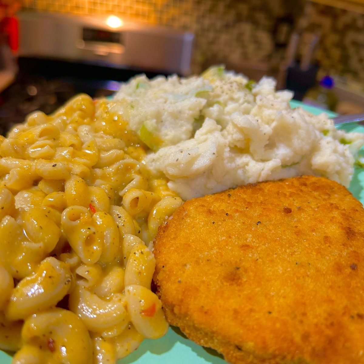 tyrathetaurus's tweet photo. winner winner vegan chicken dinner 🐥 https://t.co/aMNJVz8wMX