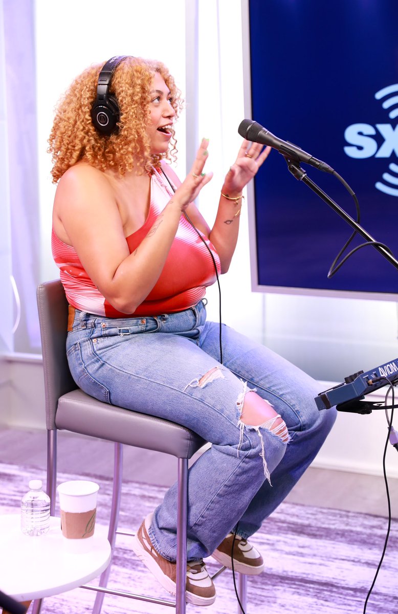 TatianaSnead's tweet photo. a star. @mahalia https://t.co/ZwjBgMvirI