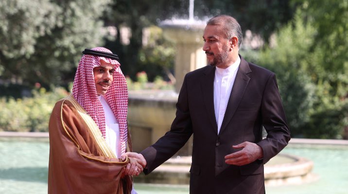 monther72's tweet photo. مصدر كويتي مسؤول : 
 إيران قامت بإجراء اتصالات مع #السعودية لطلب التفاوض حول حصتها في #حقل_الدرة المشترك ، وكان رد الجانب السعودي بأنه ليس هناك حقل مشترك مع #إيران للبحث بشأنه !!
#نقطة_آخر_السطر https://t.co/1Bj7lB14ii