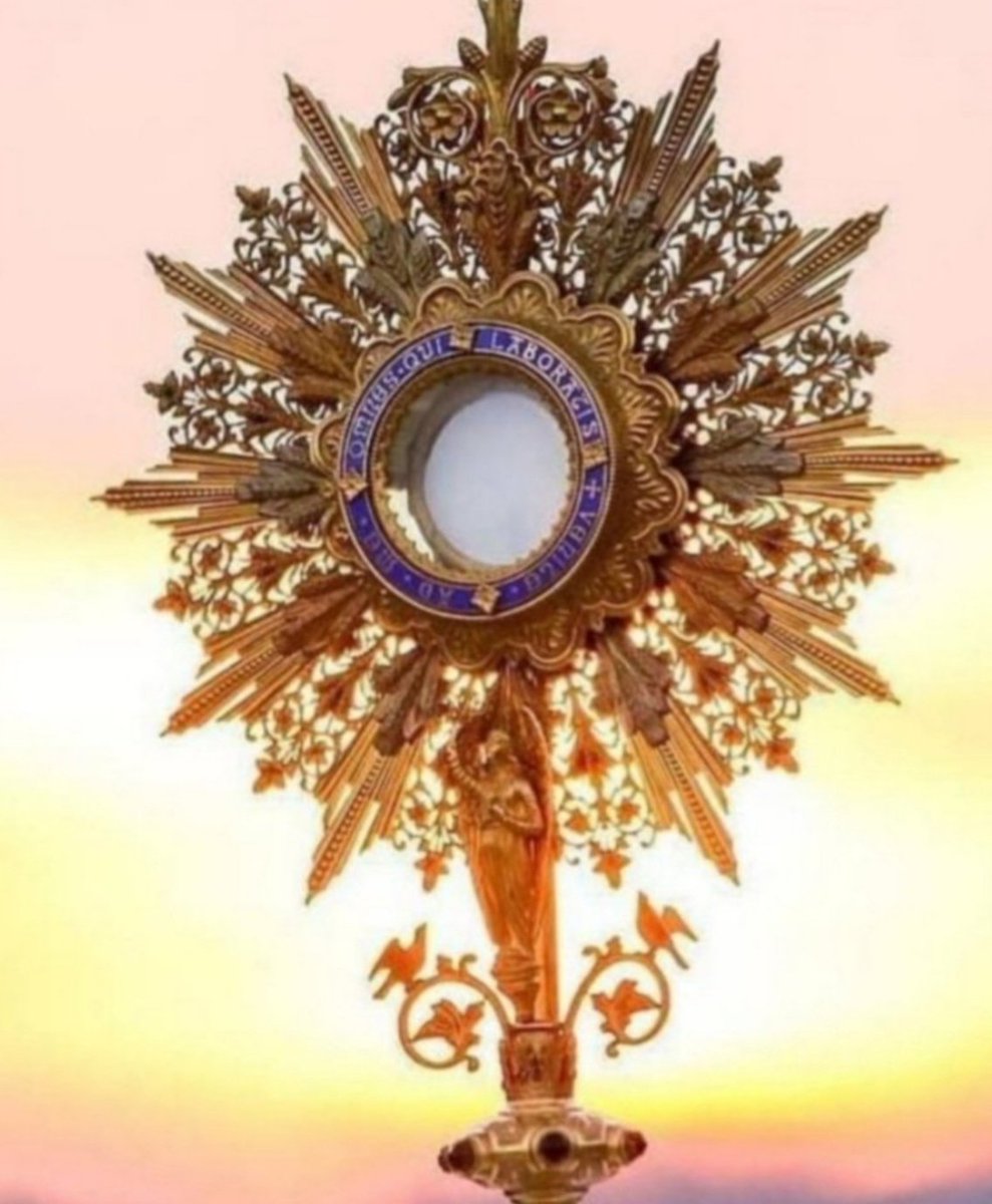 CarolBV7's tweet photo. Viva Cristo Rey Amor Misericordioso https://t.co/9FW1Ju1Vyc