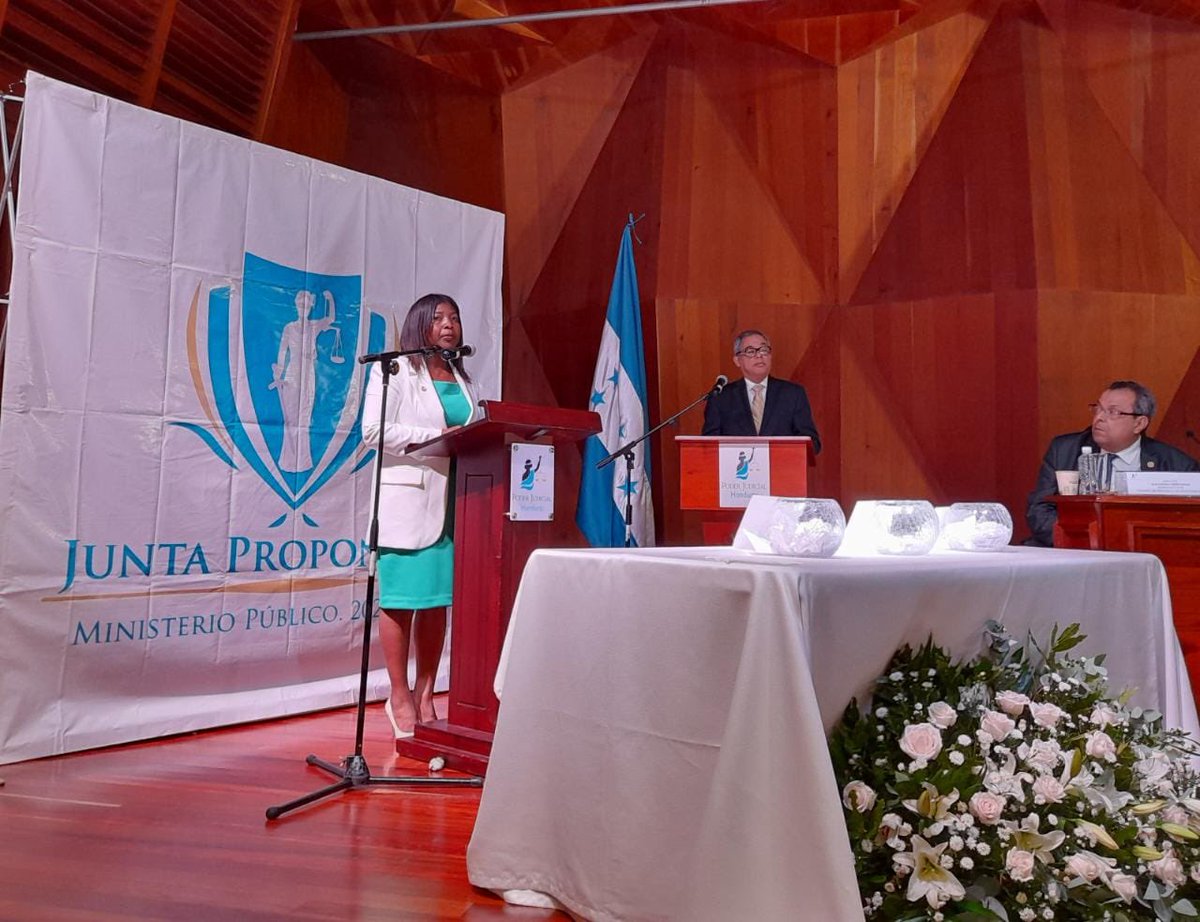 Entrevista de la abogada Reyna Teresa Valerio Harry.