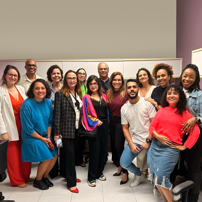 textoecia's tweet photo. Hoje, recebemos o Encontro de Agências da ABRACOM. Café da manhã, seguido de palestra riquíssima sobre Comunidades Digitais, com a especialista Ana Carolina Monteiro, líder do Grupo txtoH, e apresentação de uma importante ferramenta de análise de clipping da MidiaClip. https://t.co/cE009xTsDA