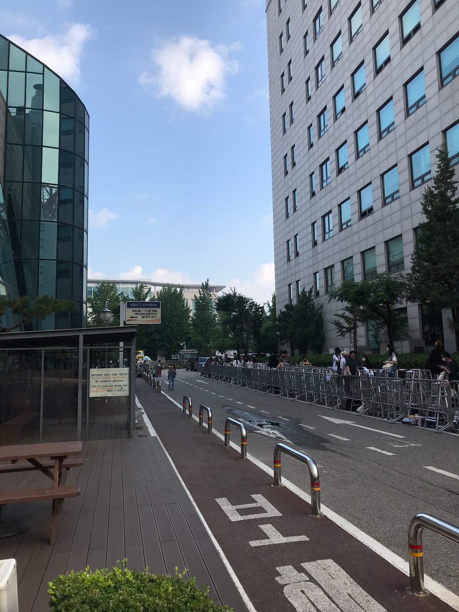 devourenjun's tweet image. good luck to me tot i was early lol