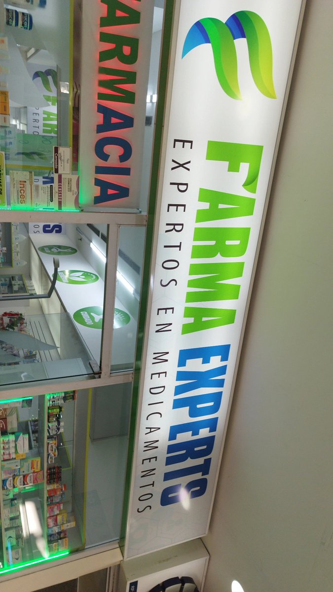 lunxticlucy's tweet photo. Para que sepan que Farma Experts en el Millenium y Chacao no vende insulina si no es en divisas. https://t.co/rTyr0hwAGM