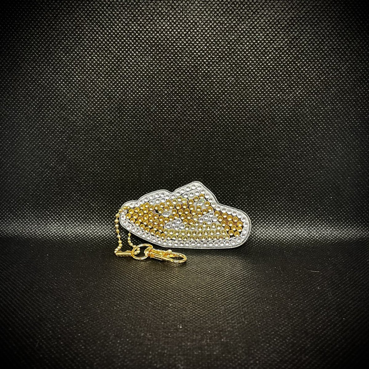 brookelljw's tweet photo. shoe keychains are up on my etsy!! free shipping + 20% off site wide!

https://t.co/zLyt3z1zpI https://t.co/FcnhesLZpt