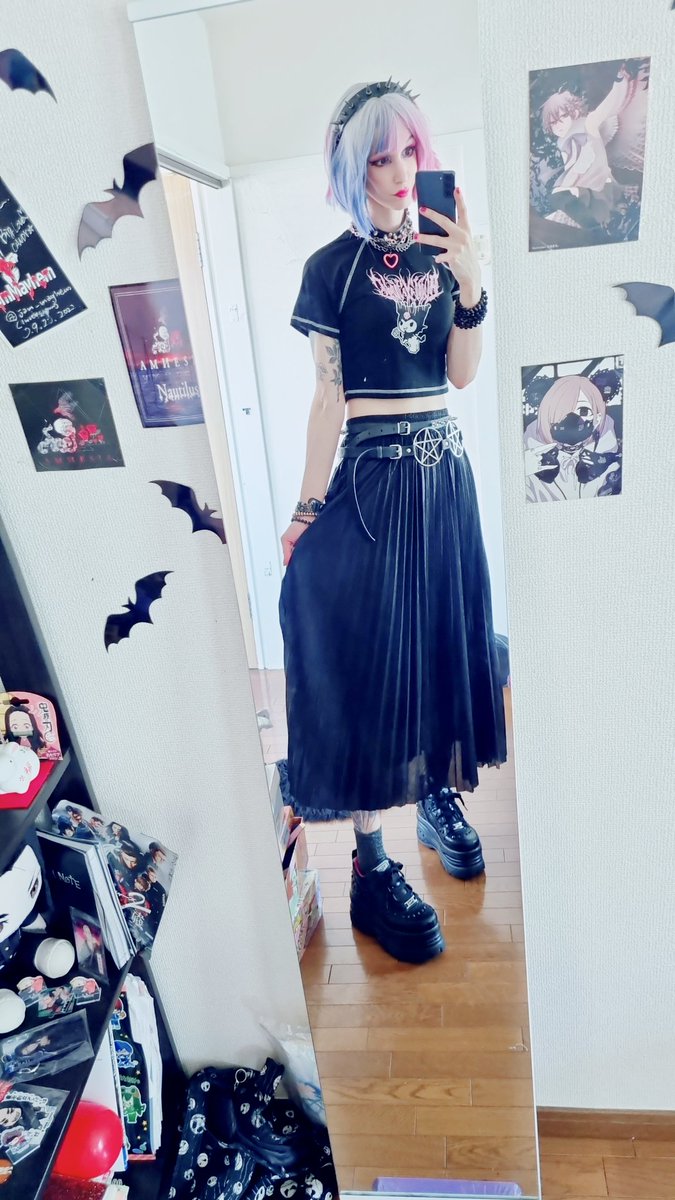yurichan173's tweet photo. First look with my new skirt by @wc__official ๐
#wcofficial #wegojapan #harajuku #harajukufashion #altfashion #alternative #kawaiigirl #OOTD #gothgirl #gothic #nugoth #ๅๅฎฟใใกใใทใงใณ #ใดใทใใฏ #ใใใใ #ใฏใญใ #KUROMI #sanriocore https://t.co/lFzXEg0AUw