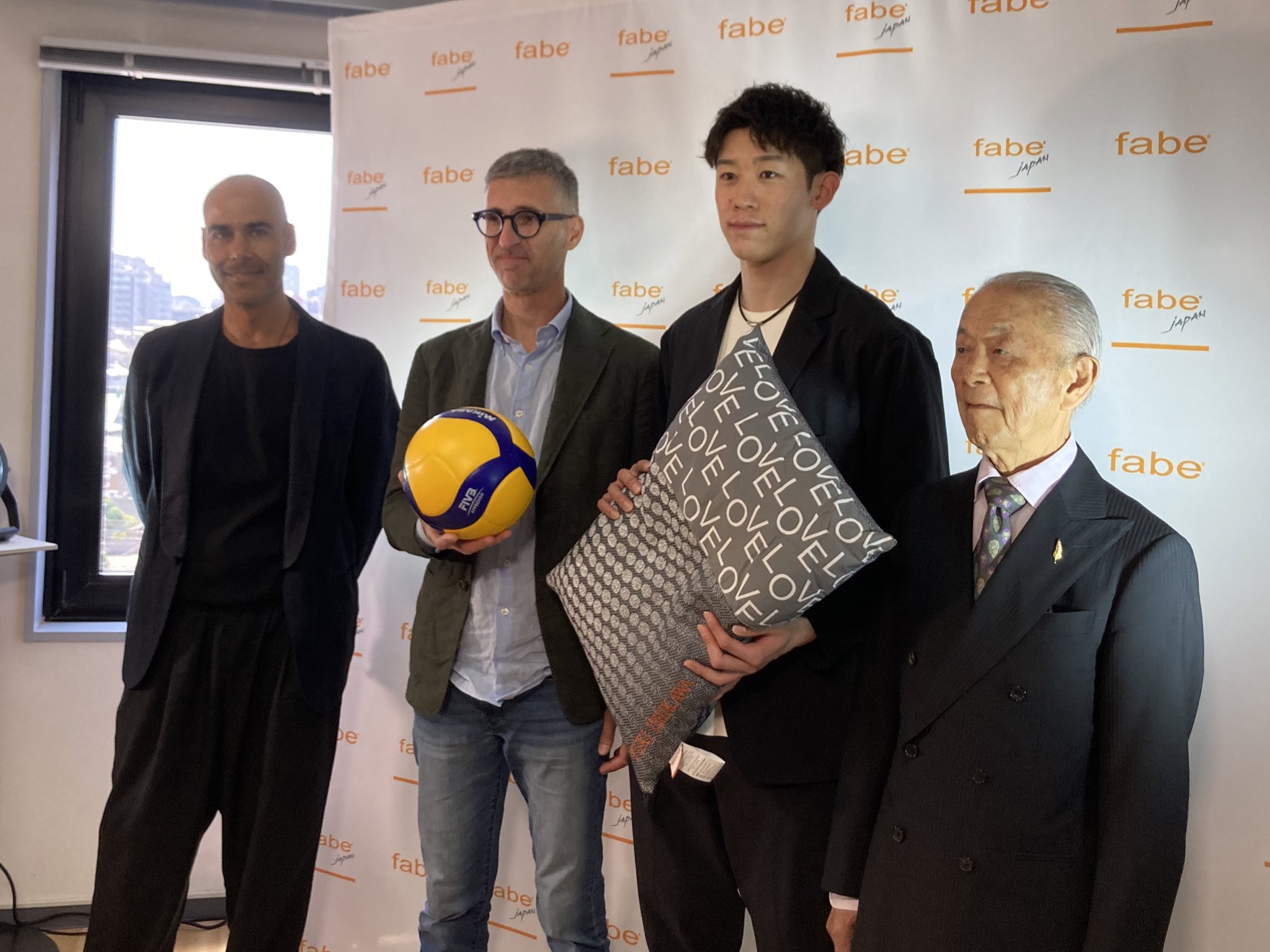 石川祐希選手が「fabe」初代ブランド・アンバサダーに就任
