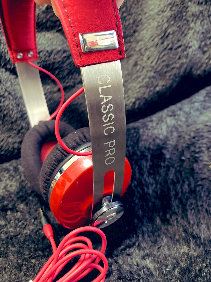 akicom1109's tweet photo. my new gear
CLASSIC PRO CPH3000
赤色ってだけで選んだと言ってもいいくらいの衝動買い🤣
(「・ω・)」なんこれ
カッコいいって言うかカワイイ
音もいいよ!
highは抑えめみたいで耳が痛くならなくて良さそう
HELIXモニター用として使います✨
#サウンドハウス
#クラシックプロ
#CPH3000 https://t.co/rTzzvhEQZI