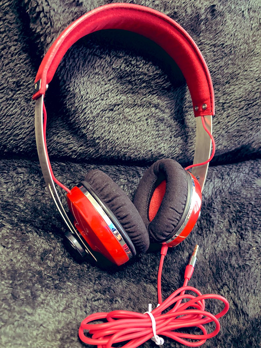 akicom1109's tweet photo. my new gear
CLASSIC PRO CPH3000
赤色ってだけで選んだと言ってもいいくらいの衝動買い🤣
(「・ω・)」なんこれ
カッコいいって言うかカワイイ
音もいいよ!
highは抑えめみたいで耳が痛くならなくて良さそう
HELIXモニター用として使います✨
#サウンドハウス
#クラシックプロ
#CPH3000 https://t.co/rTzzvhEQZI