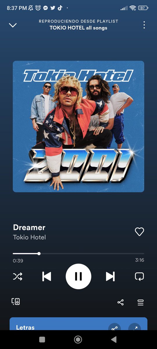 _im__a__mess_'s tweet image. El 2001 es tremendo disco 
Lo amo