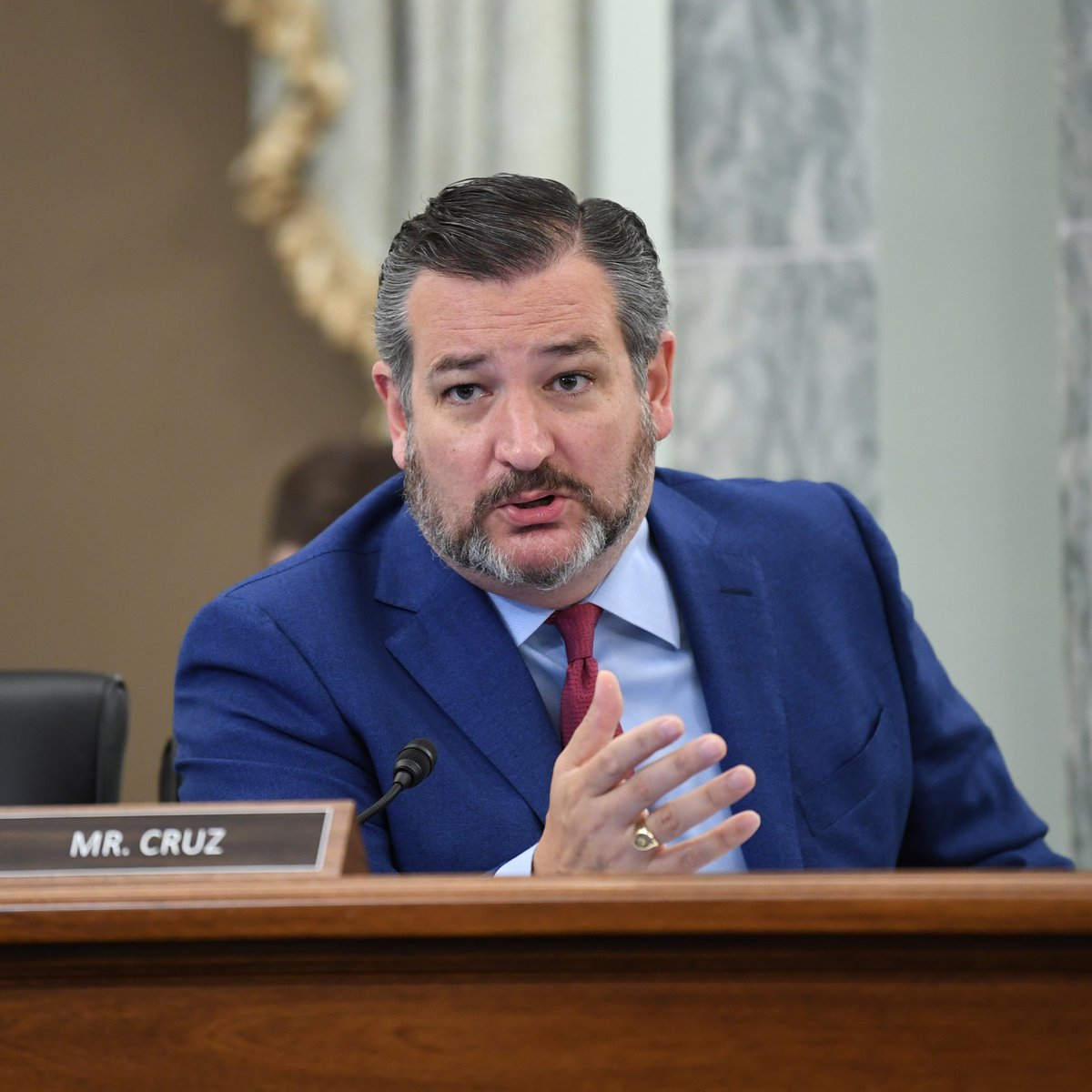 Liana53160's tweet photo. Ted Cruz just said if Joe Biden took bribes—he should be impeached, removed, and thrown in jail.

DO YOU AGREE?🙌 https://t.co/hc8YFzs28J