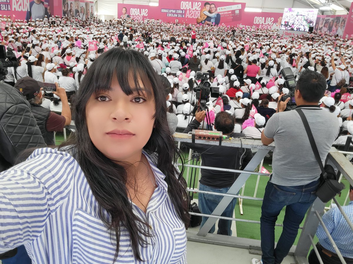 AdrianaRayo24's tweet photo. De pronto la vida de miles de mujeres se pinto de color rosa 🩷

Y gracias a @alfredodelmazo, tenemos miles de historias que contar #teamADM #Neza https://t.co/wK6OMrAhCk