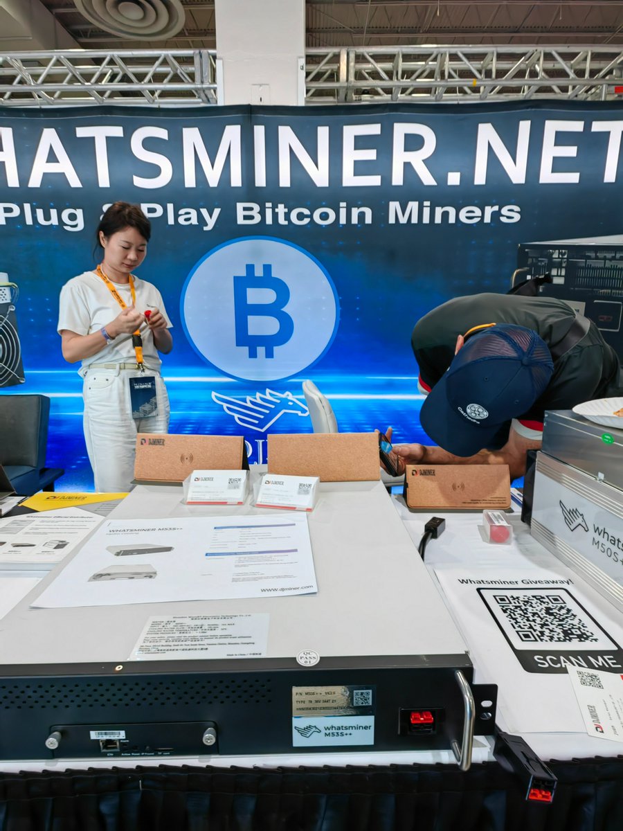 DJminerJasmine's tweet photo. We showed the latest and most efficient #watercooling #aircooling, #oilcooling #Whatsminer
Many people who love to learn latest bitcoin technology stopby us 🥰
we leave two samples in USA,
#M53S++ 344T 21W
#M56S++ 260T 21W
anyone wanna take home? 😋 https://t.co/AzaMDIpplB