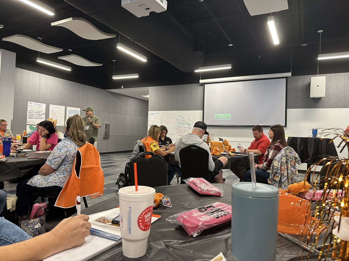 amykeith23's tweet photo. When you love your job and the people you work with, you understand how fortunate we are to be Kaufman Lions.  Grateful for all the folks that make this district special.  It’s always a great day to be a Kaufman Lion.
#BeTheDifference #BeOrangeNotGreen https://t.co/r8pTxndkoE