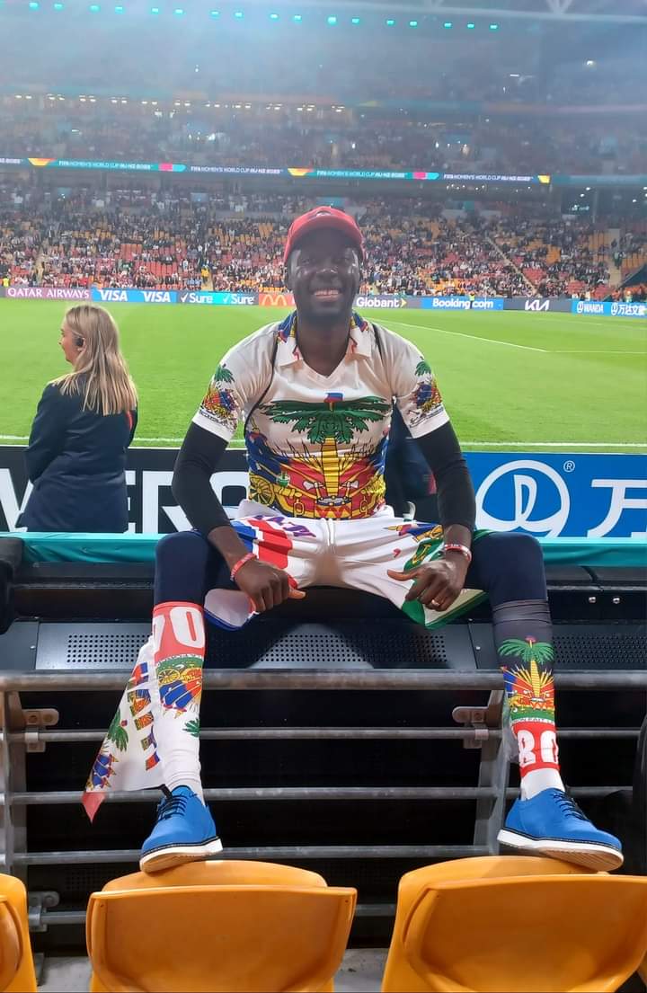 fernandoestime's tweet photo. Tout kote Ayiti 🇭🇹🇭🇹🇭🇹ye map mache dèyè li...

 🇭🇹🇭🇹🇭🇹⚽⚽⚽⚽ 

Nou renmen peyi a, nou kanpe ak li tout kote. Tout kote yo voye Ayiti jwe, nap fè efò pou nou la.

Fernando

https://t.co/liGkzFM2SJ https://t.co/2Zs3KfPeKv