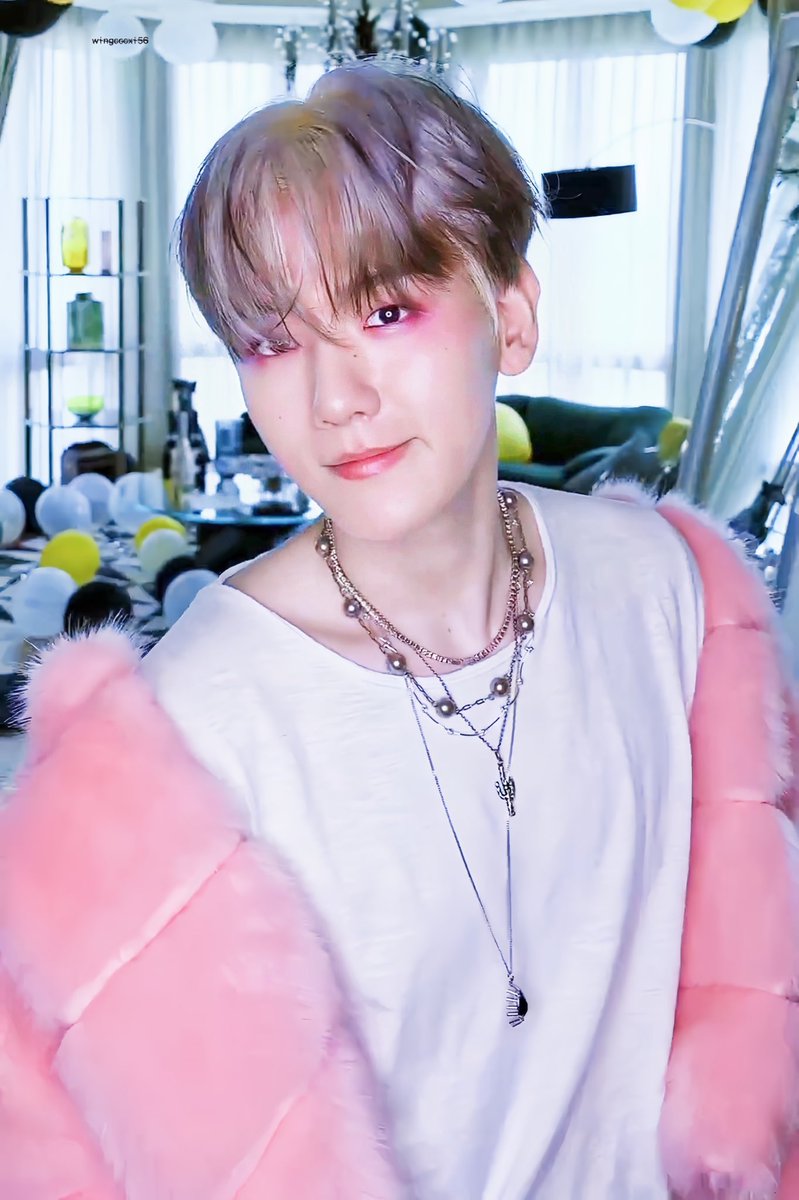 R_Hundred_'s tweet photo. Kenapa cakep sih Baekhyun💞✨ https://t.co/4uEKWL5P8Y