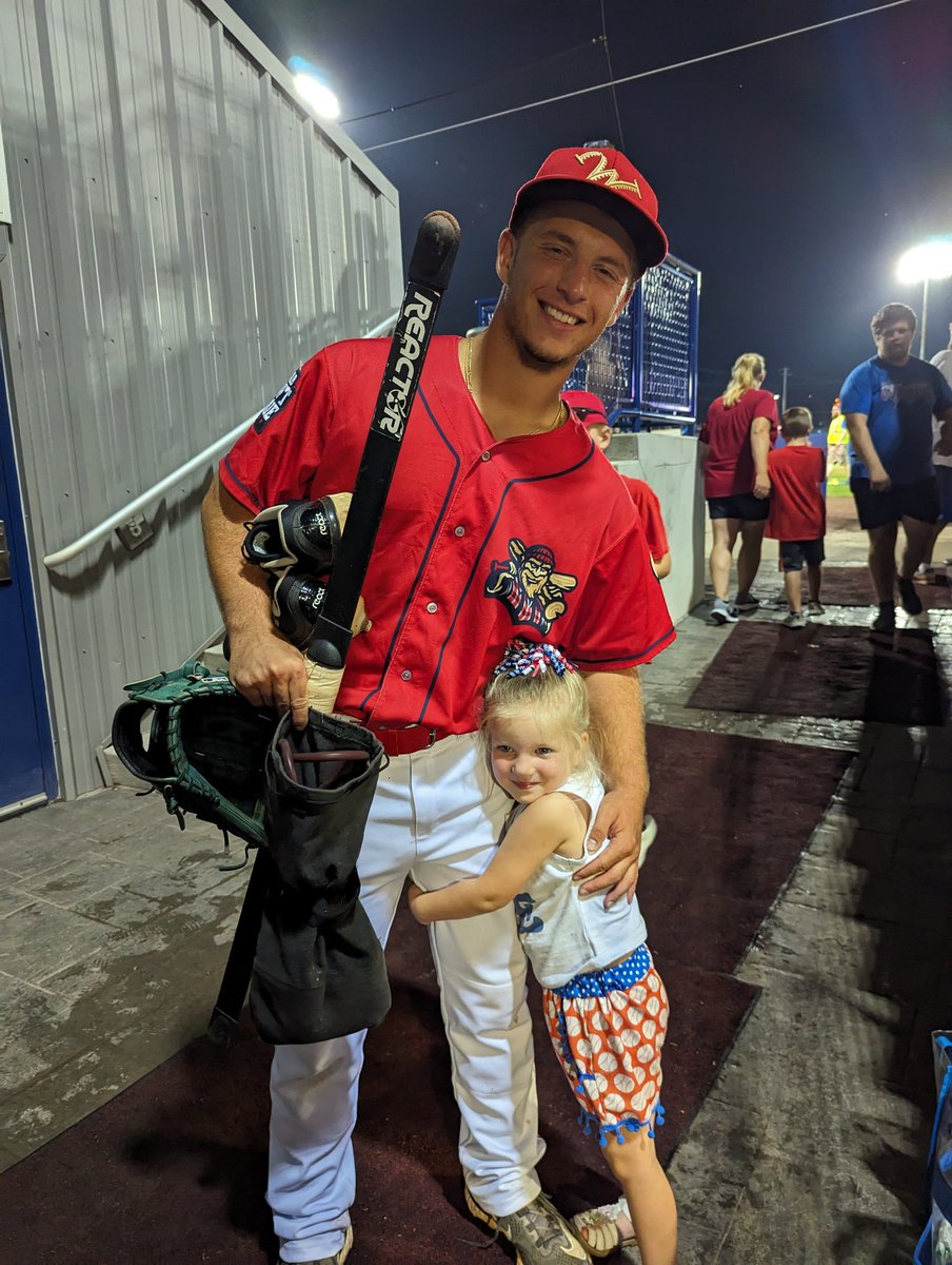 This girl loves her Cutters 💕  <a href="/minzey23/">Mason Minzey</a> <a href="/Sal_Ferro10/">Sal Ferro</a> <a href="/WallaceGarett/">Garett Wallace</a>