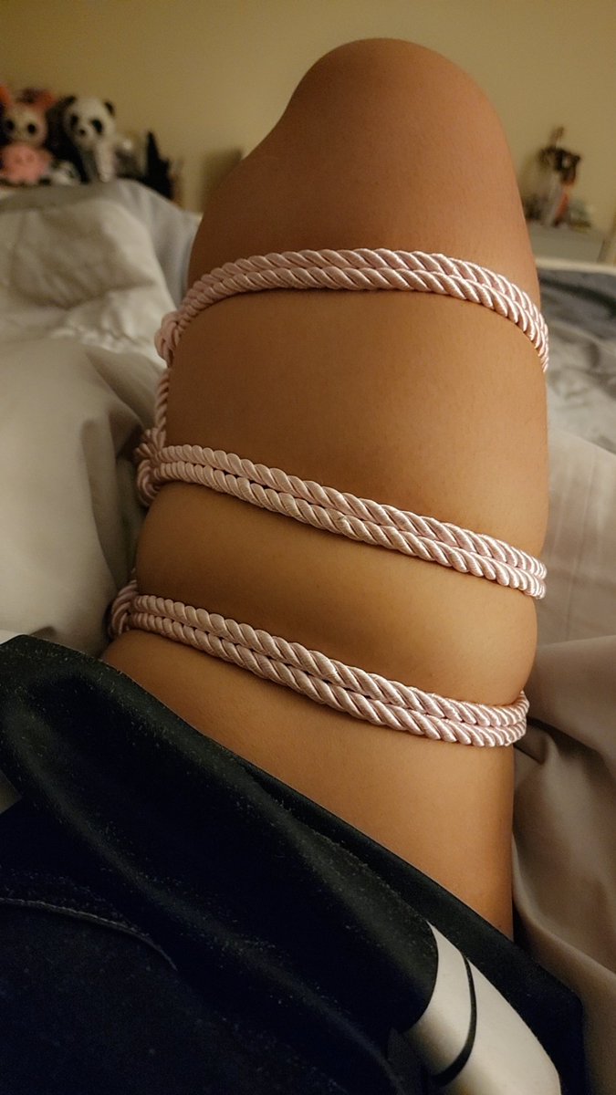 ttv_Venus's tweet photo. Still relearning shibari😭❤️, any tips? https://t.co/ul6DPHxwEg